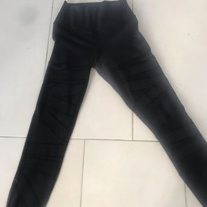 LULULEMON CRISS CROSS PANT